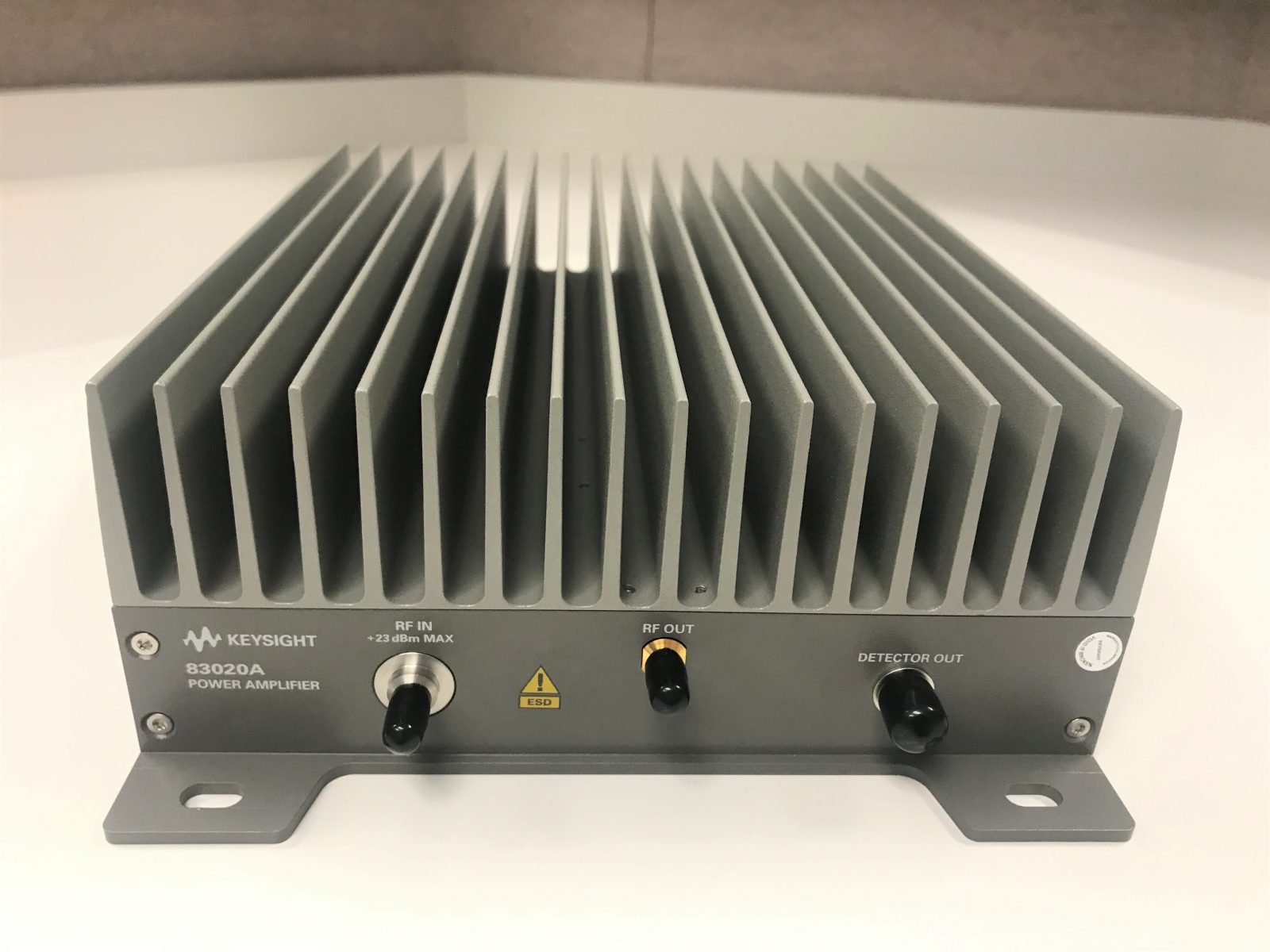 Agilent 83020A Amplifier